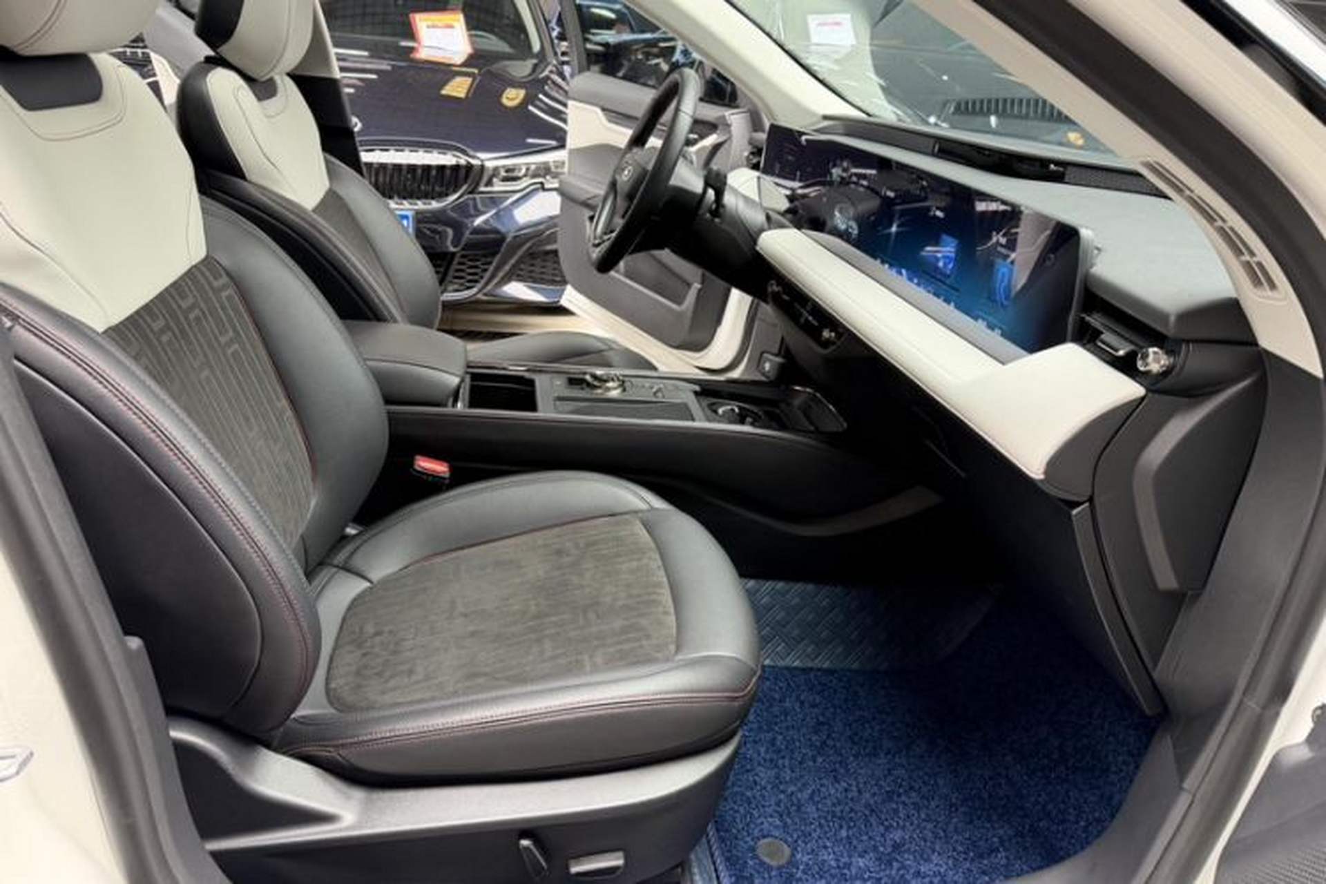 Used Ford Mondeo 2022 EcoBoost 245 Luxury Model Right Front Seat