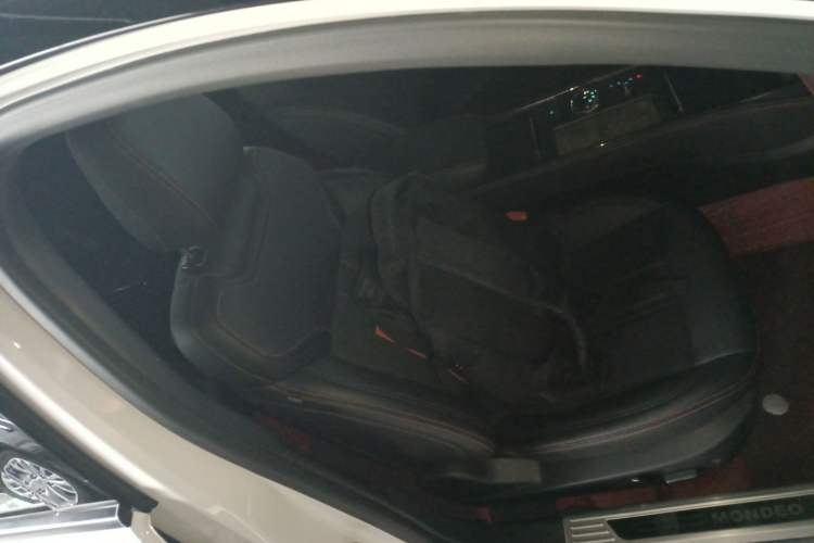 Used Ford Mondeo 2022 EcoBoost 245 Ultimate Model Right Front Seat