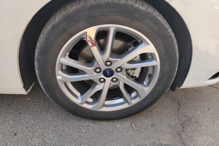 Used Ford Mondeo 2022 Restyled EcoBoost 245 Luxury Version Right Front Wheel Hub