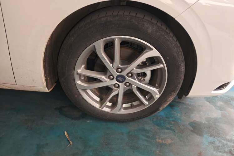 Used Ford Mondeo 2022 Restyled EcoBoost 245 Luxury Version Right Front Wheel Hub