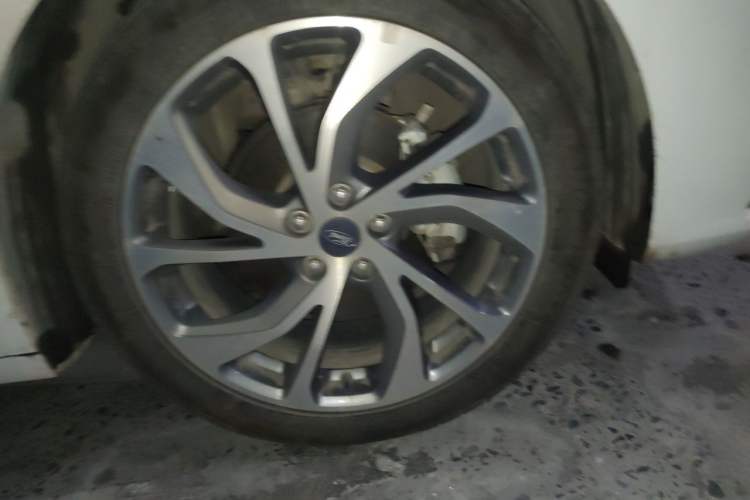 Used Ford Mondeo 2022 Restyled EcoBoost 245 Luxury Version Right Front Wheel Hub