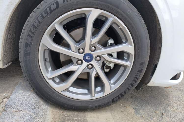 Used Ford Mondeo 2022 Restyled EcoBoost 245 Luxury Version Right Front Wheel Hub