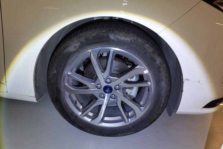 Used Ford Mondeo 2022 Restyled EcoBoost 245 Luxury Version Right Front Wheel Hub