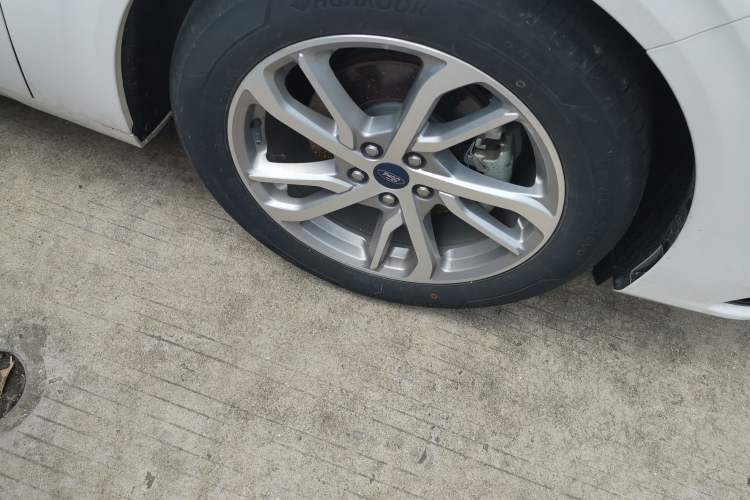 Used Ford Mondeo 2022 Restyled EcoBoost 245 Luxury Version Right Front Wheel Hub