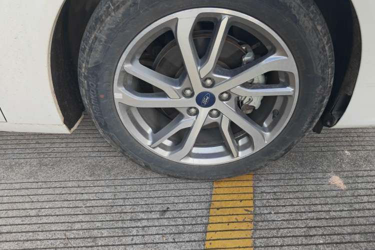 Used Ford Mondeo 2022 EcoBoost 245 Luxury Model Right Front Wheel Hub