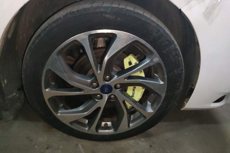 Used Ford Mondeo 2022 EcoBoost 245 Ultimate Model Right Front Wheel Hub