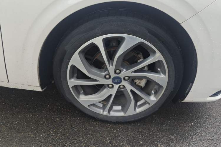 Used Ford Mondeo 2022 EcoBoost 245 Ultimate Model Right Front Wheel Hub