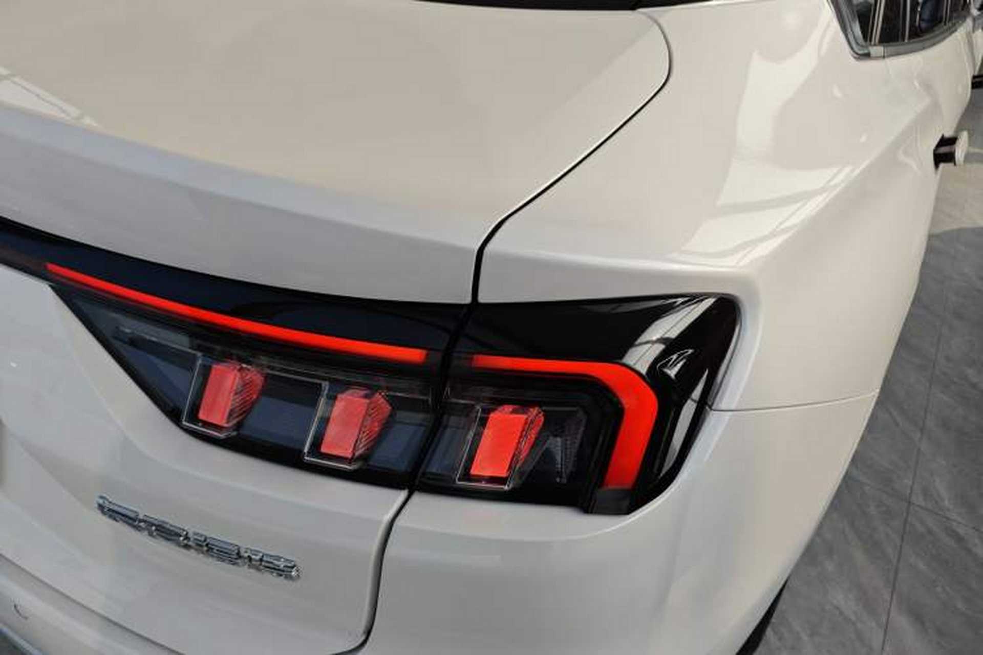 Used Ford Mondeo 2022 Restyled EcoBoost 245 Luxury Version Right Rear Taillight