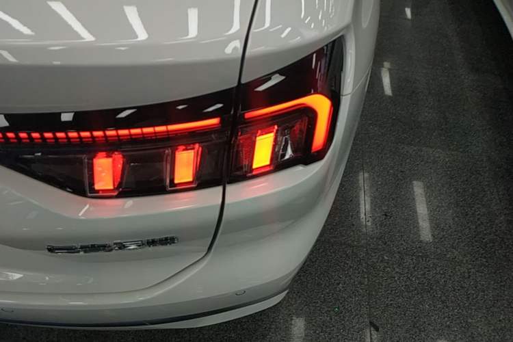 Used Ford Mondeo 2022 Facelifted EcoBoost 245 Ultimate Edition Right Rear Taillight