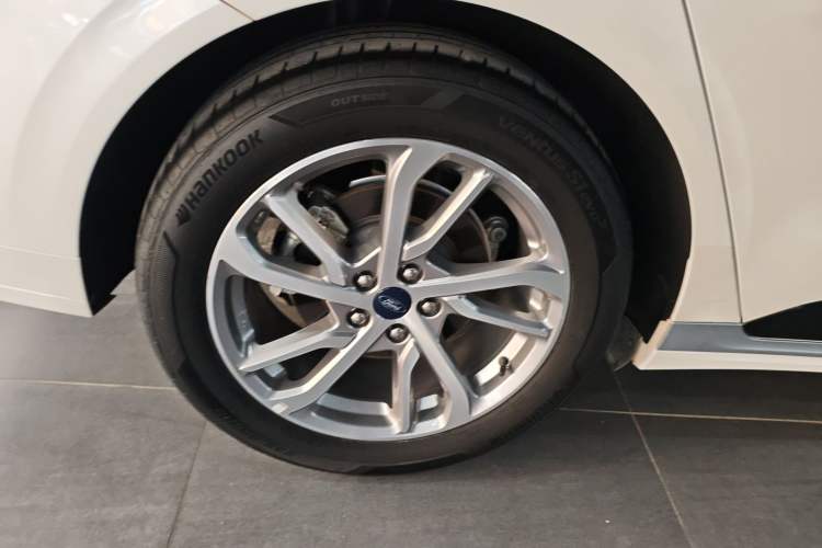 Used Ford Mondeo 2022 Restyled EcoBoost 245 Luxury Version Right Rear Wheel Hub