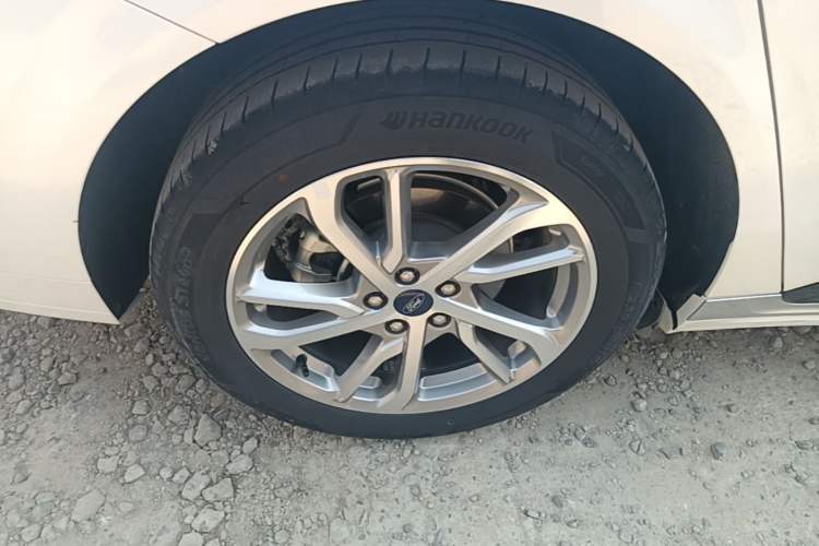 Used Ford Mondeo 2022 Restyled EcoBoost 245 Luxury Version Right Rear Wheel Hub