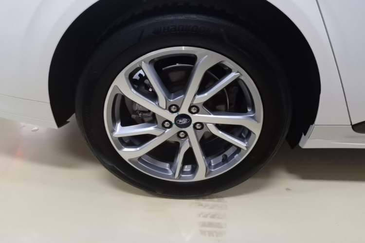 Used Ford Mondeo 2022 Restyled EcoBoost 245 Luxury Version Right Rear Wheel Hub