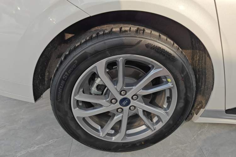 Used Ford Mondeo 2022 Restyled EcoBoost 245 Luxury Version Right Rear Wheel Hub