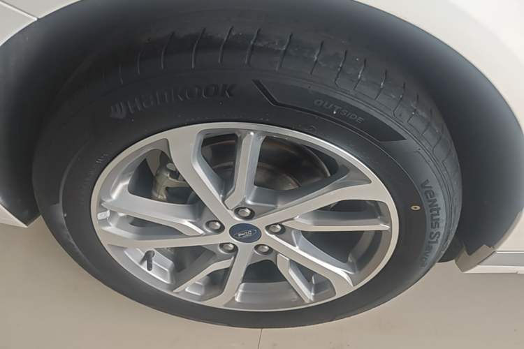 Used Ford Mondeo 2022 Restyled EcoBoost 245 Luxury Version Right Rear Wheel Hub