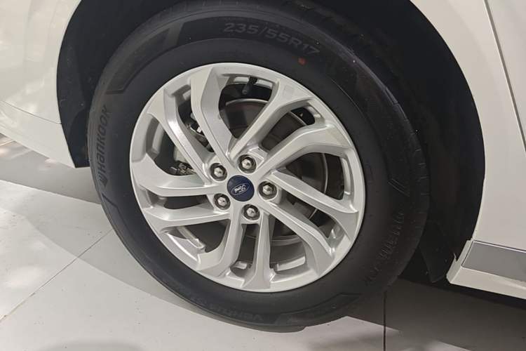 Used Ford Mondeo 2022 Facelifted EcoBoost 245 Fashion Edition Right Rear Wheel Hub