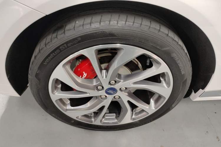 Used Ford Mondeo 2022 Facelifted EcoBoost 245 Ultimate Edition Right Rear Wheel Hub