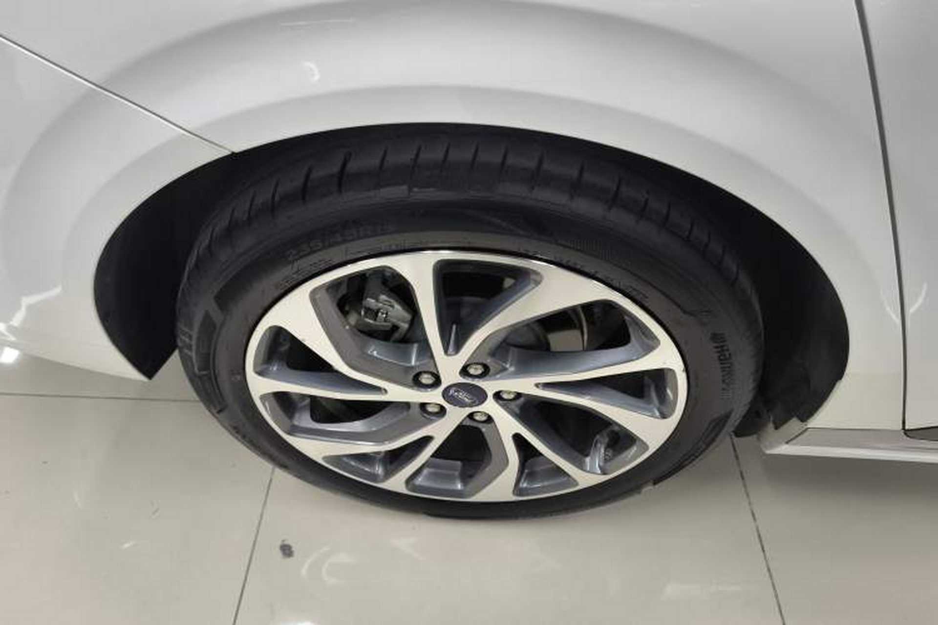 Used Ford Mondeo 2022 Facelifted EcoBoost 245 Ultimate Edition Right Rear Wheel Hub