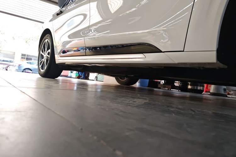 Used Ford Mondeo 2022 Restyled EcoBoost 245 Luxury Version Right Side Sill