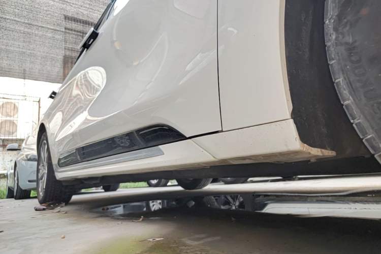 Used Ford Mondeo 2022 Restyled EcoBoost 245 Luxury Version Right Side Sill
