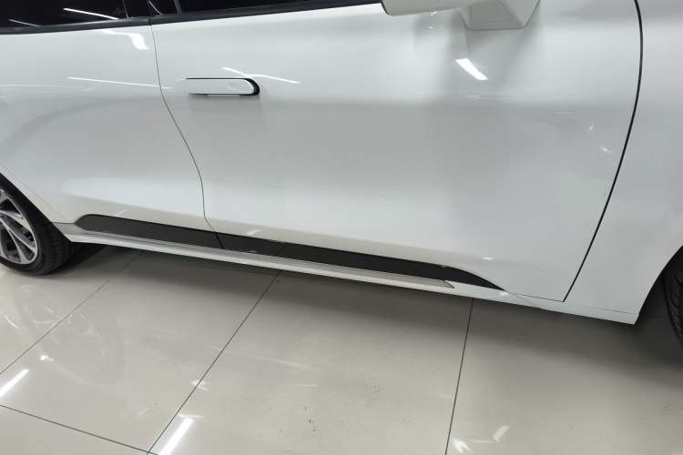 Used Ford Mondeo 2022 Facelifted EcoBoost 245 Ultimate Edition Right Side Sill