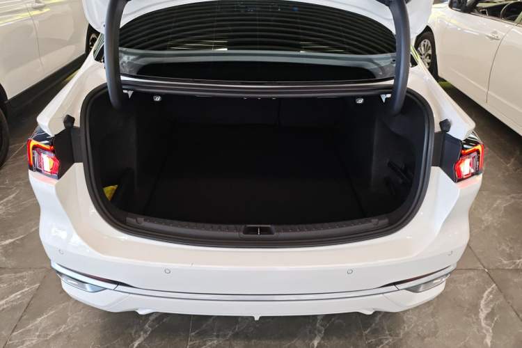 Used Ford Mondeo 2022 Restyled EcoBoost 245 Luxury Version Trunk