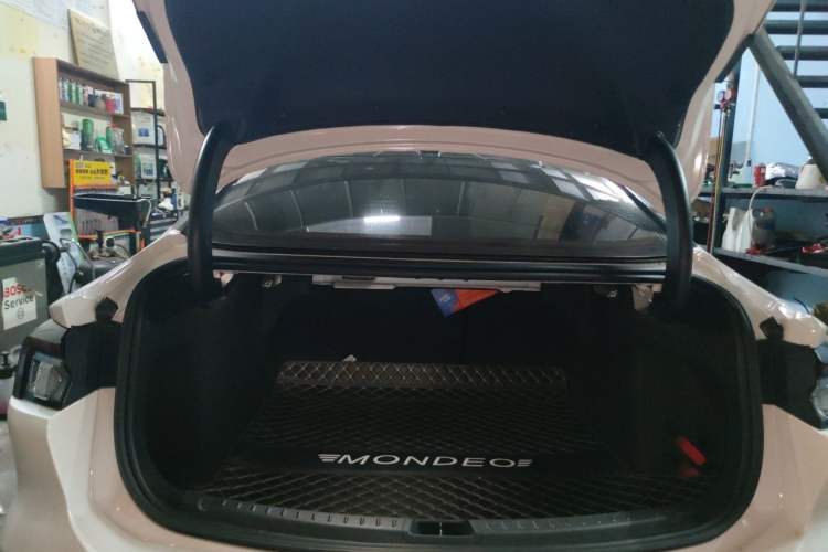 Used Ford Mondeo 2022 EcoBoost 245 Ultimate Model Trunk