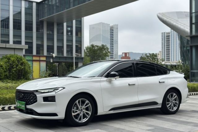 Ojetý Ford Mondeo 2022 EcoBoost 245 Luxury Model