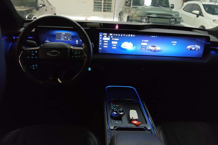 Used Ford Mondeo 2023 1.5T E-Hybrid ST-Line Center Console