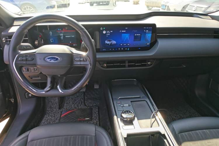 Used Ford Mondeo 2023 EcoBoost 180 Comfort Model Center Console