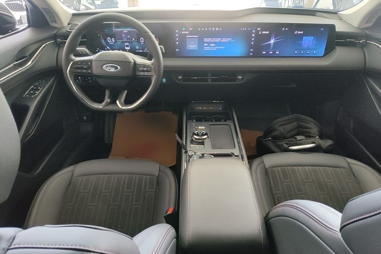 Used Ford Mondeo 2023 EcoBoost 180 Luxury Model Center Console