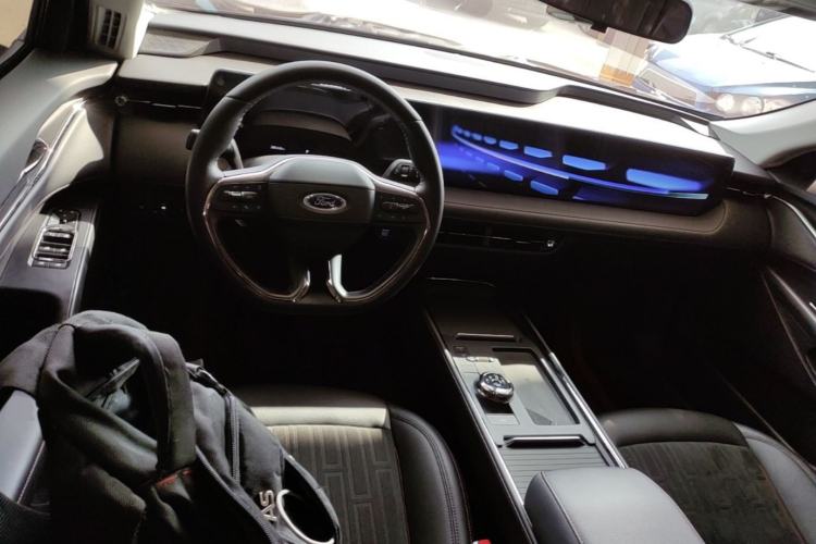Used Ford Mondeo 2023 EcoBoost 245 Luxury Model Center Console