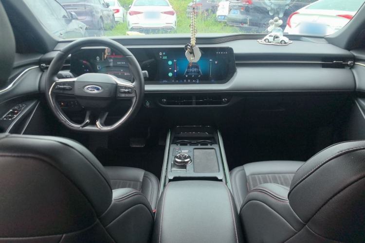 Used Ford Mondeo 2023 EcoBoost 180 Comfort Model Center Console