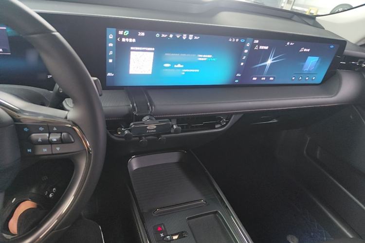 Used Ford Mondeo 2023 EcoBoost 245 Luxury Model Center Console