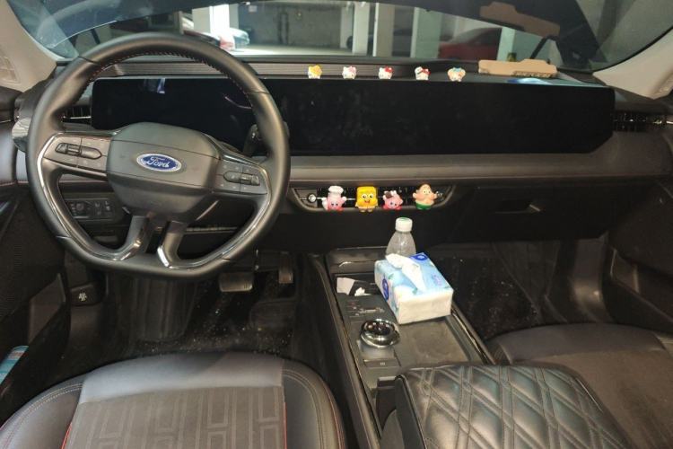 Used Ford Mondeo 2023 EcoBoost 245 Luxury Model Center Console