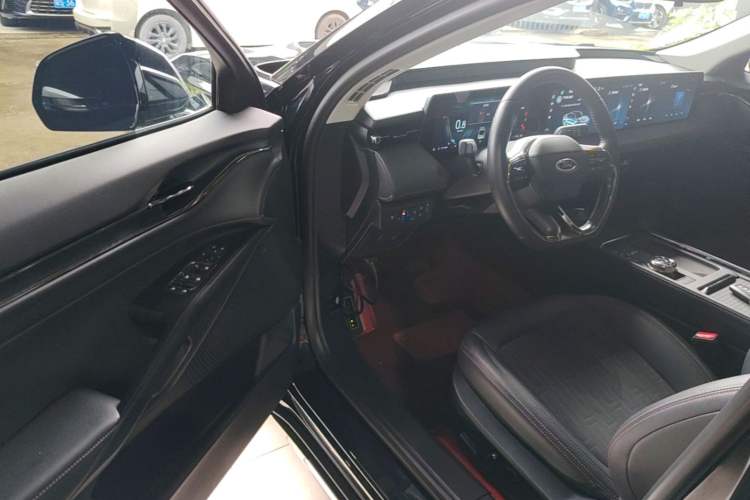 Used Ford Mondeo 2023 EcoBoost 180 Luxury Model Driver Seat