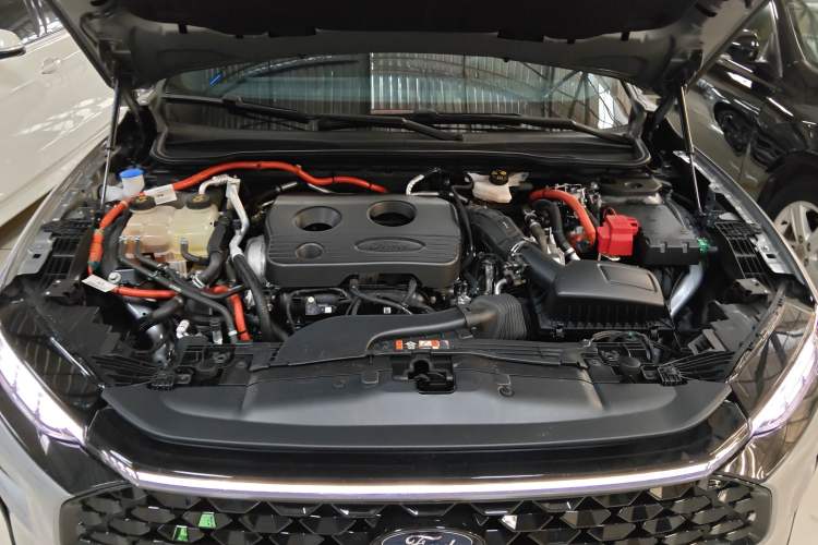 Used Ford Mondeo 2023 1.5T E-Hybrid ST-Line Engine Bay