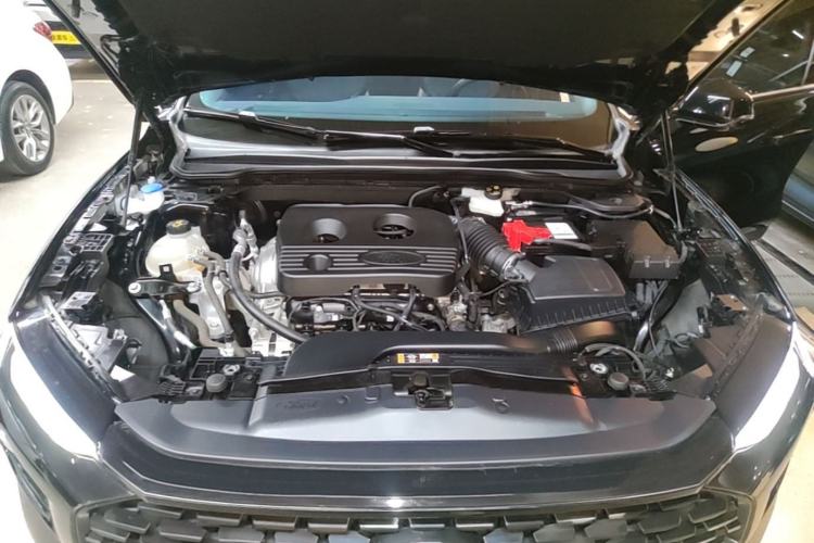 Used Ford Mondeo 2023 EcoBoost 180 Comfort Model Engine Bay
