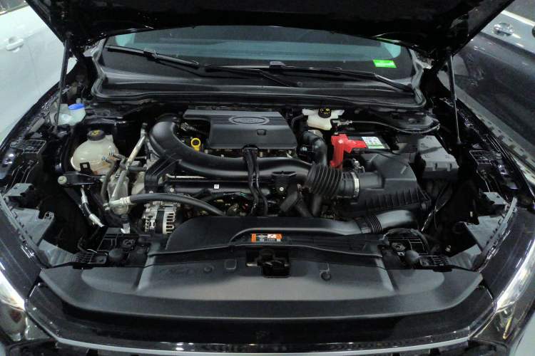 Used Ford Mondeo 2023 EcoBoost 245 Luxury Model Engine Bay