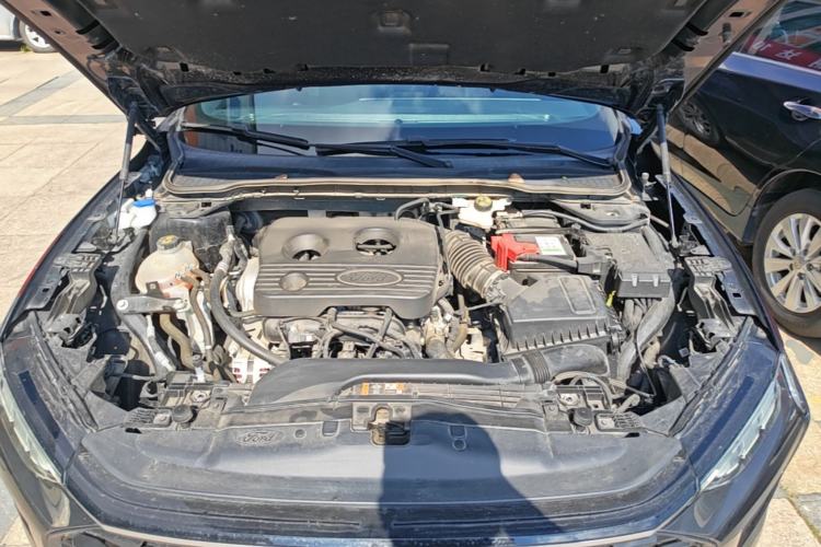 Used Ford Mondeo 2023 EcoBoost 180 Comfort Model Engine Bay