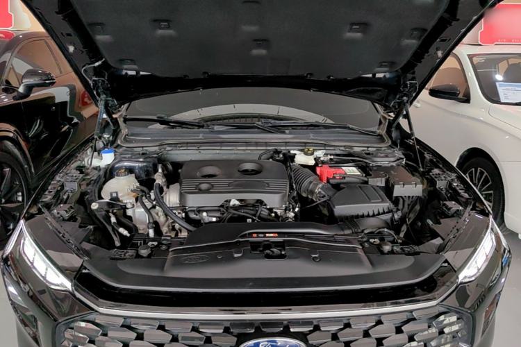 Used Ford Mondeo 2023 EcoBoost 180 Comfort Model Engine Bay