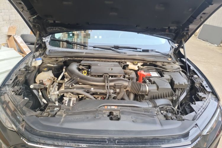 Used Ford Mondeo 2023 EcoBoost 245 Luxury Model Engine Bay