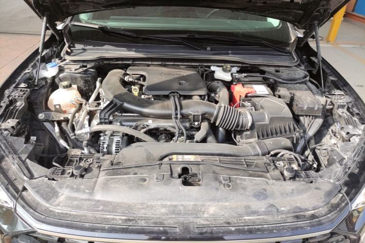 Used Ford Mondeo 2023 EcoBoost 245 Luxury Model Engine Bay