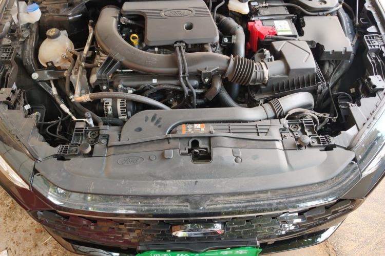 Used Ford Mondeo 2023 EcoBoost 245 Luxury Model Engine Bay