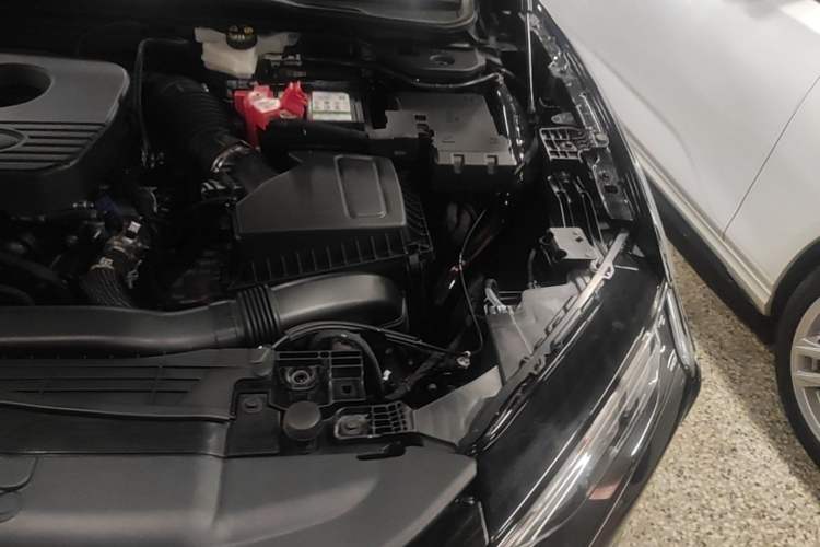 Used Ford Mondeo 2023 EcoBoost 180 Luxury Model Engine Bay Left