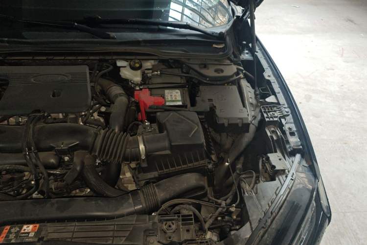 Used Ford Mondeo 2023 EcoBoost 245 Luxury Model Engine Bay Left