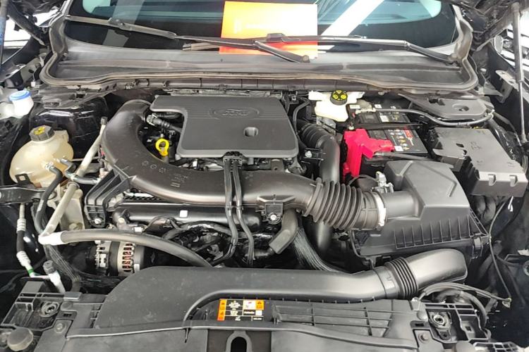 Used Ford Mondeo 2023 EcoBoost 245 Luxury Model Engine Bay
