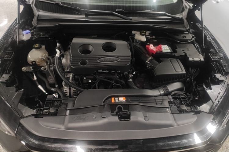 Used Ford Mondeo 2023 EcoBoost 180 Luxury Model Engine Bay