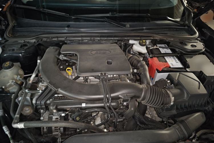 Used Ford Mondeo 2023 EcoBoost 245 Luxury Model Engine Bay