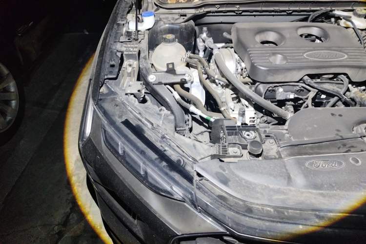 Used Ford Mondeo 2023 EcoBoost 180 Luxury Model Engine Bay Right