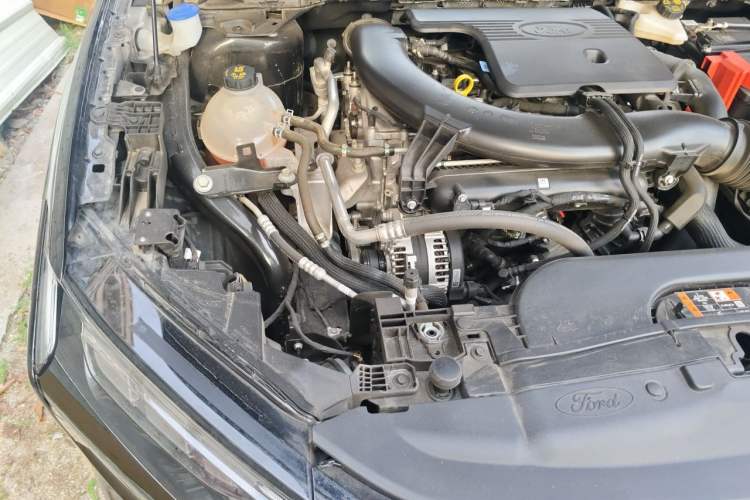 Used Ford Mondeo 2023 EcoBoost 245 Luxury Model Engine Bay Right